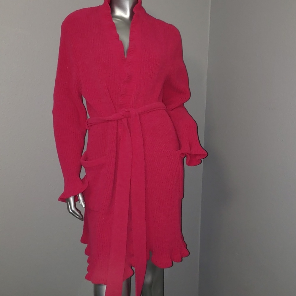 Fuschia thigh length robe with pockets